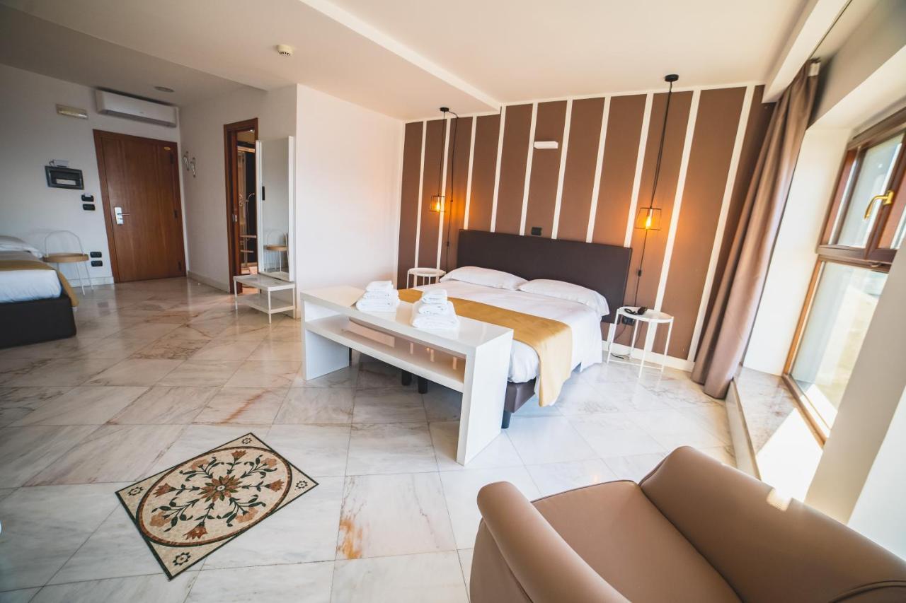 Hotel Continental Reggio di Calabria Exteriör bild
