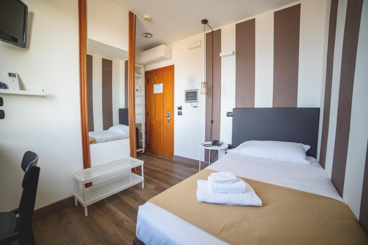 Hotel Continental Reggio di Calabria Exteriör bild